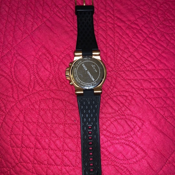 Watch - Picture 2 of 3